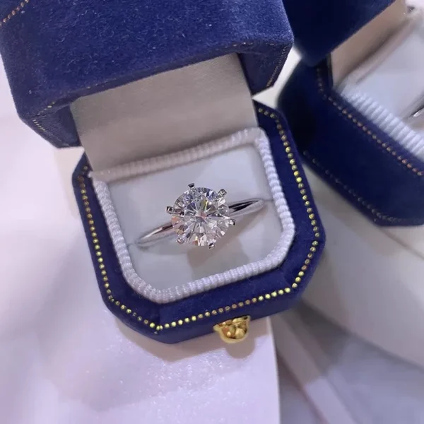 Signature 6-Claw Ring